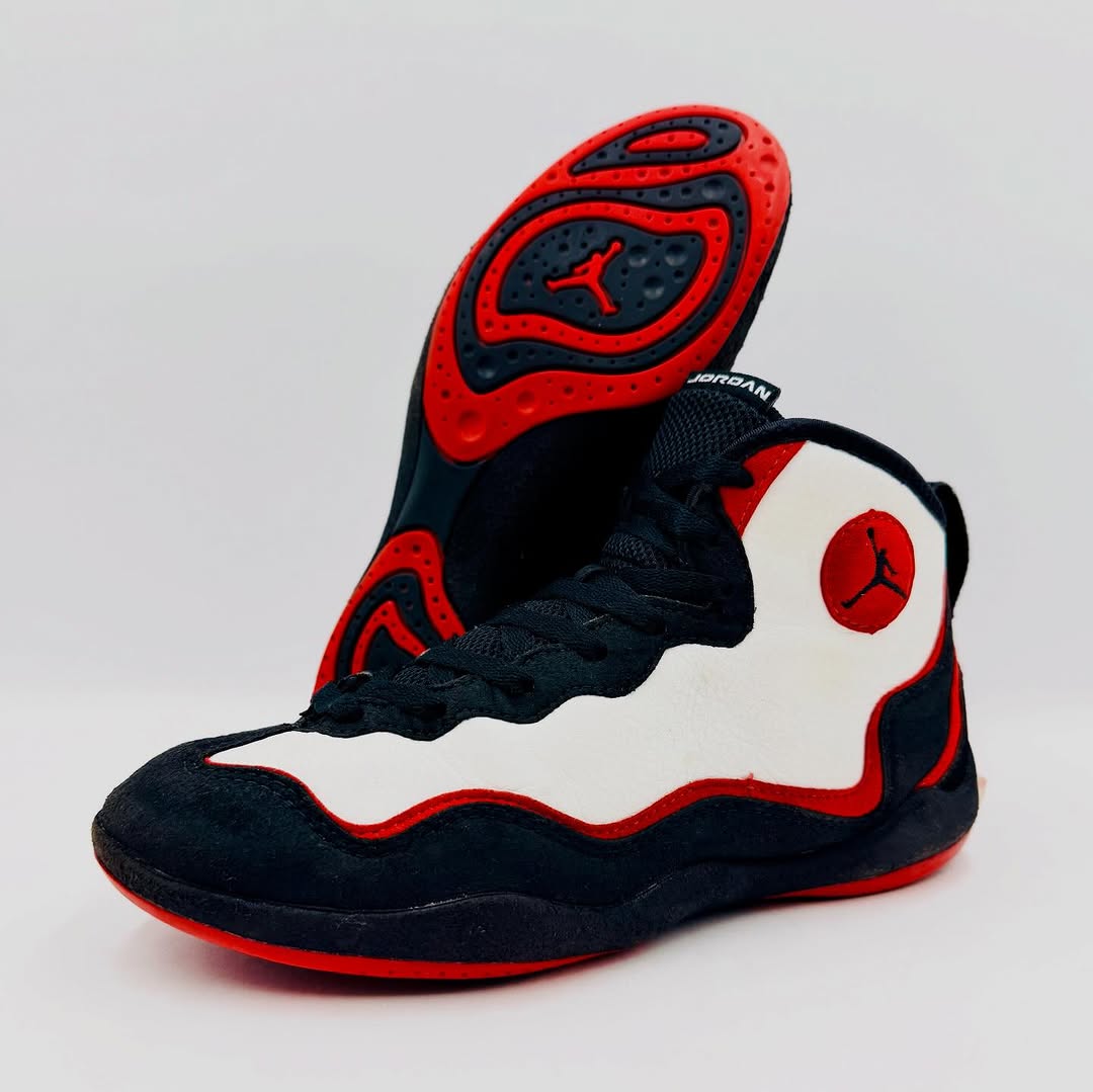 committed_wrestling_shoes_9fa027fbb63c4baaa69434c1a205c2a3