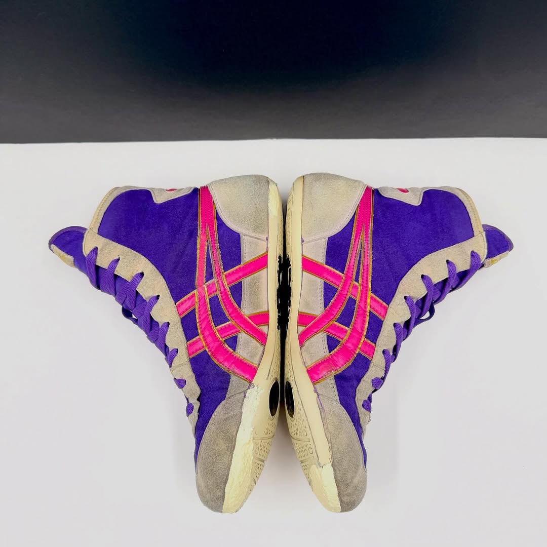 committed_wrestling_shoes_328a8623e1b74094aa71958efe924307