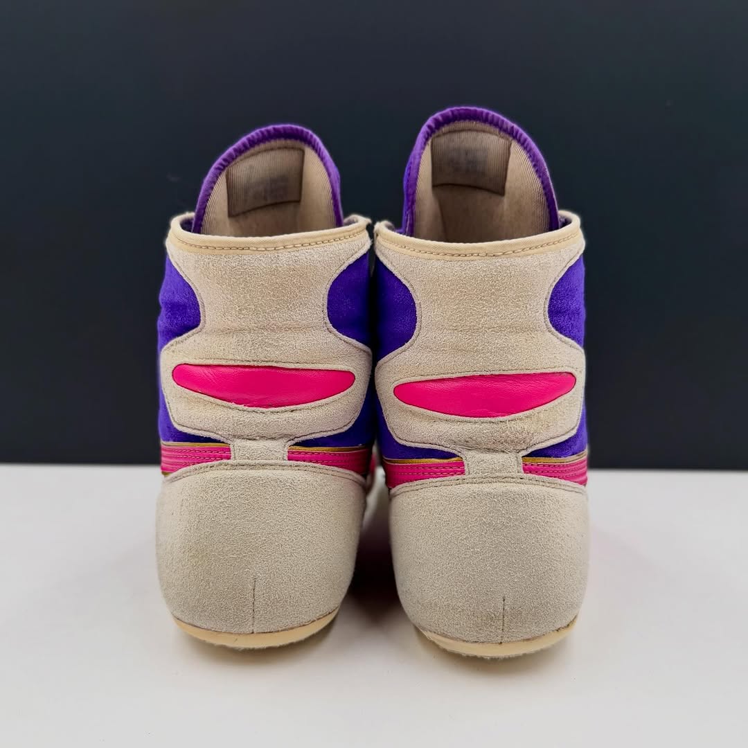 committed_wrestling_shoes_840556a43a50459ca5ed6547be0b2cea